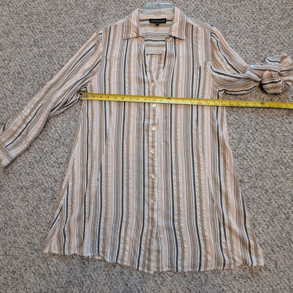 Women's (Size M) Long Striped V-neck Button Down Blouse/Top Long or 3/4 Sleeves - Picture 9 of 15